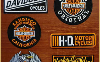 6 kpl eril. - Harley-Davidson kangasmerkki setti