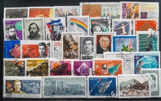 CCCP NEUVOSTOLIITTO 60-luku LEIMATTUJA postimerkkejä 30 kpl