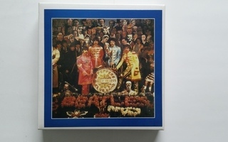 The Beatles Sgt. Pepper's Memorial Box 1992 Souvenier 2 × CD