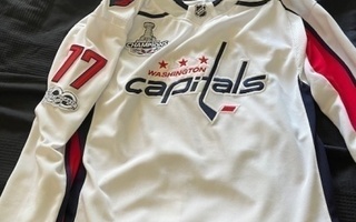 Washington Capitals / T. J. Oshie pelipaita koko 54 (XL)