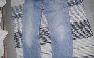 Levis 501 W30 L32