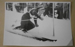Trude Beiser-Jochum, alppihiihtäjä, vanha mv valokuva