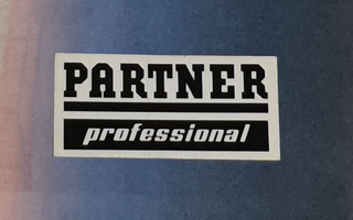 Uusi Partner Professional tarra Moottorisahaan