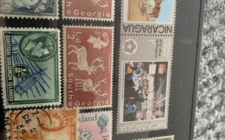 Ympäri maailmaa postimerkkejä