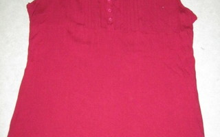 Punainen pitsisomisteinen paita L/XL