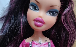 Girls really rock Jade bratz nukke