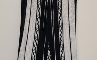 Guess mustavalkoinen kesämekko/ virkattu mekko M-L
