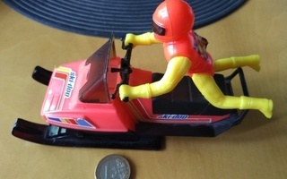Ski-Doo lelumoottorikelkka 1980-luvulta