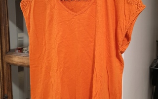 Lyhythihainen OIS oranssi paita XL pitsiä