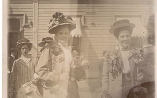 Matka-asuiset naisvoimistelijat, "Hemfärd". Kotiinpaluu 1912