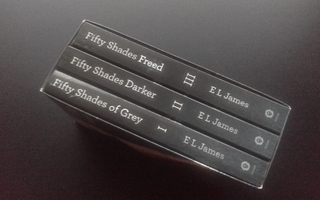 Fifty Shades Trilogy boksi, E L James. Englanninkieliset