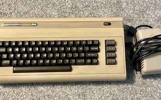 MUUTTOMYYNTI Commodore 64 leipälaatikkomalli
