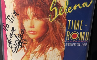 Selena - Timebomb single nimikirjoituksella