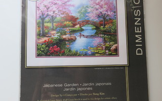 Japanese Garden (Dimensions Gold)