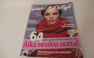 Suuri Käsityö , nro 8/ 2012 . Mm. vaatteita isokokoisille XL