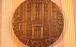 Turun Lyseo mitali 1903-1993 .Osmo Laine 1993.