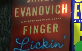 Janet Evanovich Finger Lickin’ Fiftern ja Hot Six