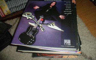 Ozzy Osbourne guitar play