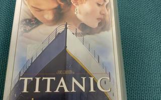 TITANIC (VHS)
