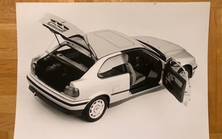 Lehdistökuva BMW E36 3-sarja Compact