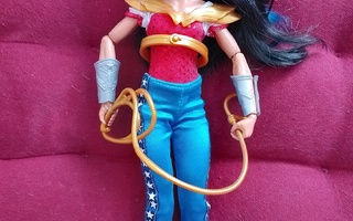 DC comics Wonder woman nukke
