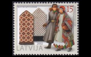 Latvia 579 ** Käsitöitä (2002)