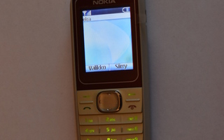 Nokia 1650 punainen  uudenveroinen (hyvä akku)