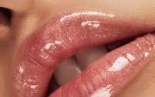 Fenty Beauty Lip Gloss Bomb