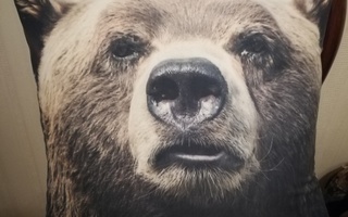 Karhu metsänkunigas tyynynpäällinen