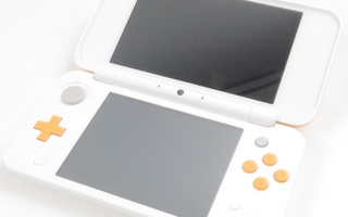 New Nintendo 2DS XL Console (Orange White)