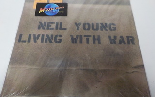 NEIL YOUNG - LIVING WITH WAR UUSI  SOITTAMATON 2006 LP