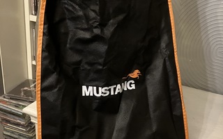 MUSTANG -:¦:- KANGASKASSI -:¦:-