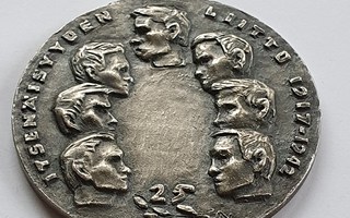 Itsenäinen Suomi 25 vuotta 1942 mitali