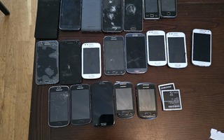Samsung kosketuspuhelimet 62 kpl