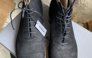 Vagabond ”Salvatore” nupukkinahkaiset kengät koko 43 (uudet)
