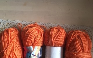 Novita Flipflop oranssin väristä lankaa