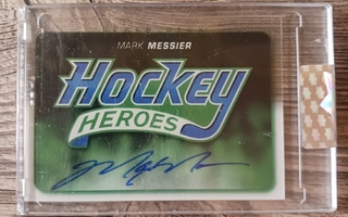 2016-17 Mark Messier Upper Deck Clear Cut Autograph