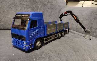 EMEK Volvo FH16 Globetrotter HIAB