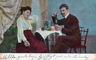 Vanha postikortti- nainen ja mies juhlivat