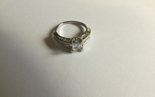 CARLO ZUCCONI - CZ DIAMOND COLLCTION RING.