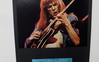 YES - STEVE HOWE NIMIKIRJOITUS