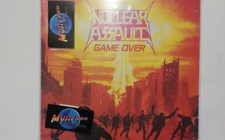 NUCLEAR ASSAULT - GAME OVER 1986 EX-/EX- LP+ 3 X NIMMARIT