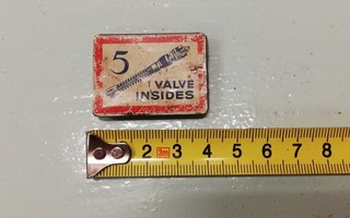 Vanha peltipurkki - 5 valve insides