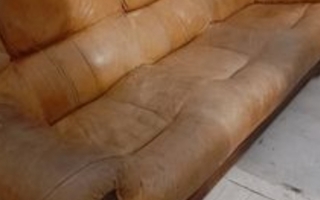Nahkainen Sohva 3-osainen + 2 nojatuolia