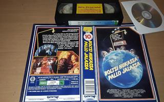 Boltsi hukassa, pallo jalassa - SF VHS/DVD-R (Showtime)