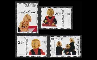 Alankomaat 1001-4 ** Voor het Kind prinssit (1972)