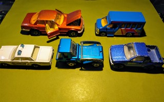 Matchbox autoja 5 kpl