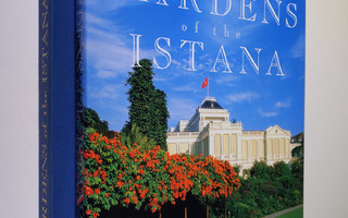Aileen Lau ym. : Gardens of the Istana (ERINOMAINEN)