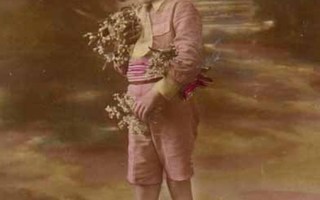 LAPSI / Romanttisesti pukeutunut nuori poika. 1900-l.