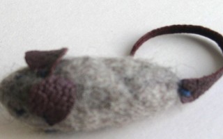 Pehmo hiiri rintaneula